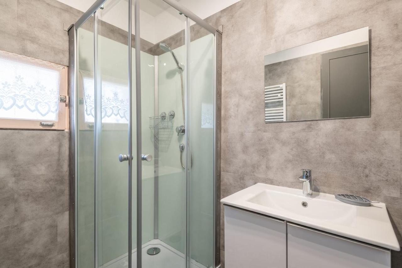 Ideally Located Furnished Townhouse With 3 Bedrooms Parking & Garden Annecy Eksteriør billede