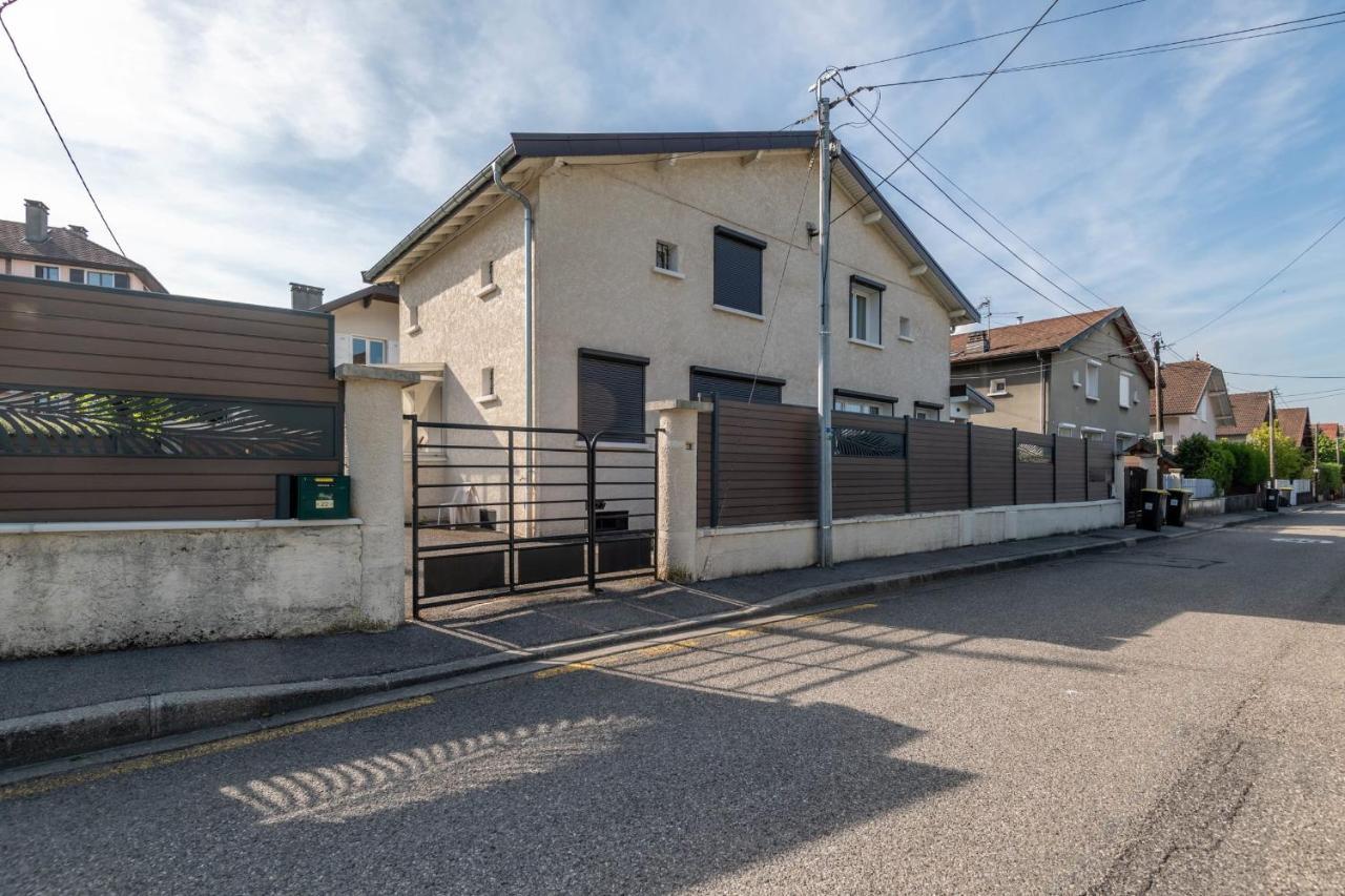 Ideally Located Furnished Townhouse With 3 Bedrooms Parking & Garden Annecy Eksteriør billede